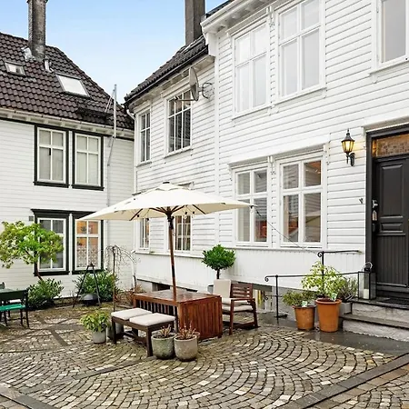 Historic House Centre